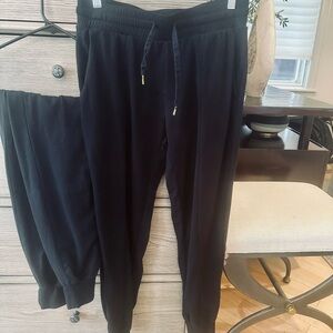 Women’s Tavi Black Jogger Pants - set of 2. Size m.